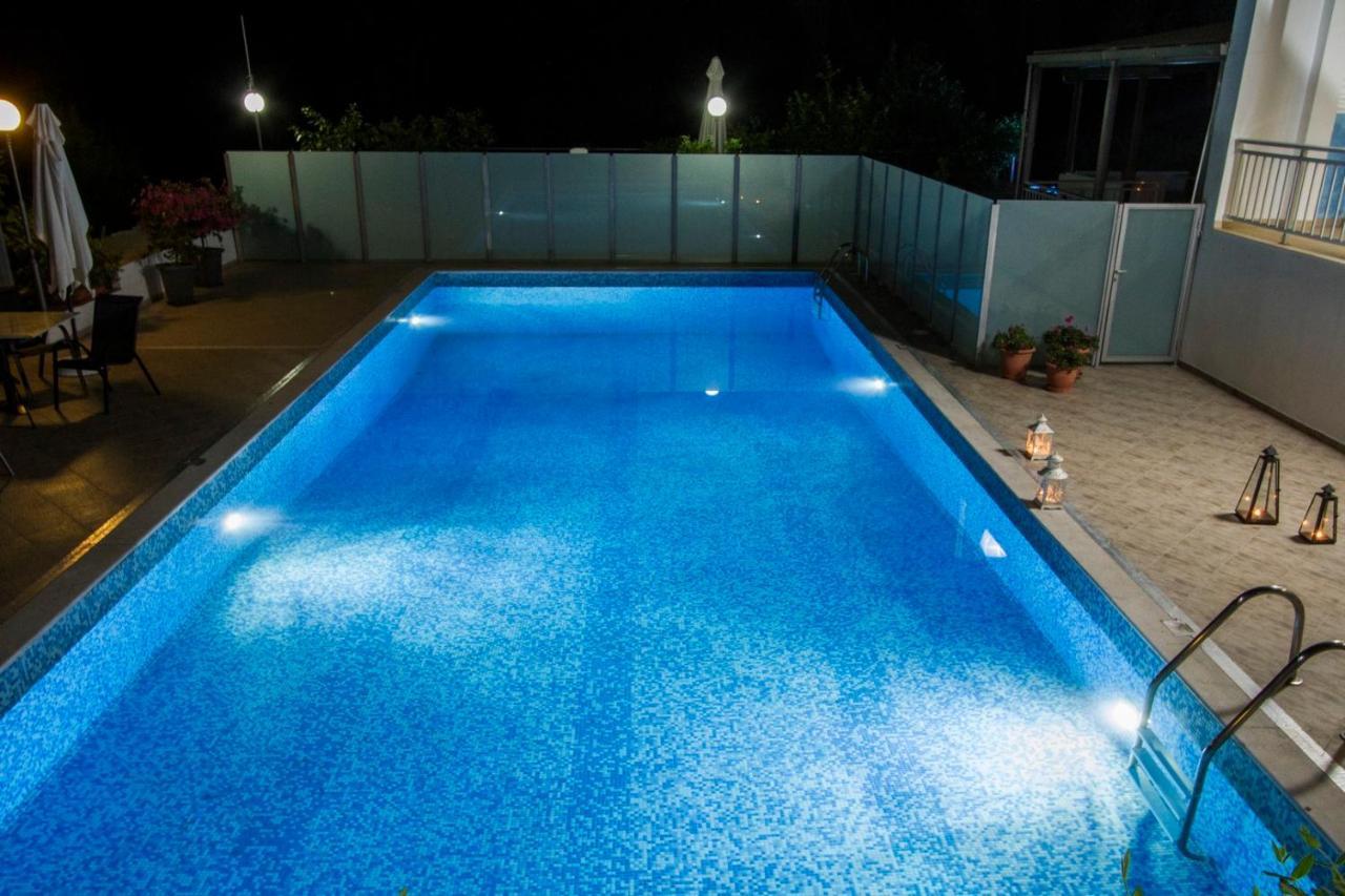 סאני ביץ' Muses Villas Resort מראה חיצוני תמונה